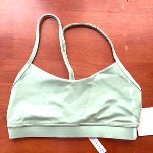 New with tags Lululemon Flow Y Bra *Nulu